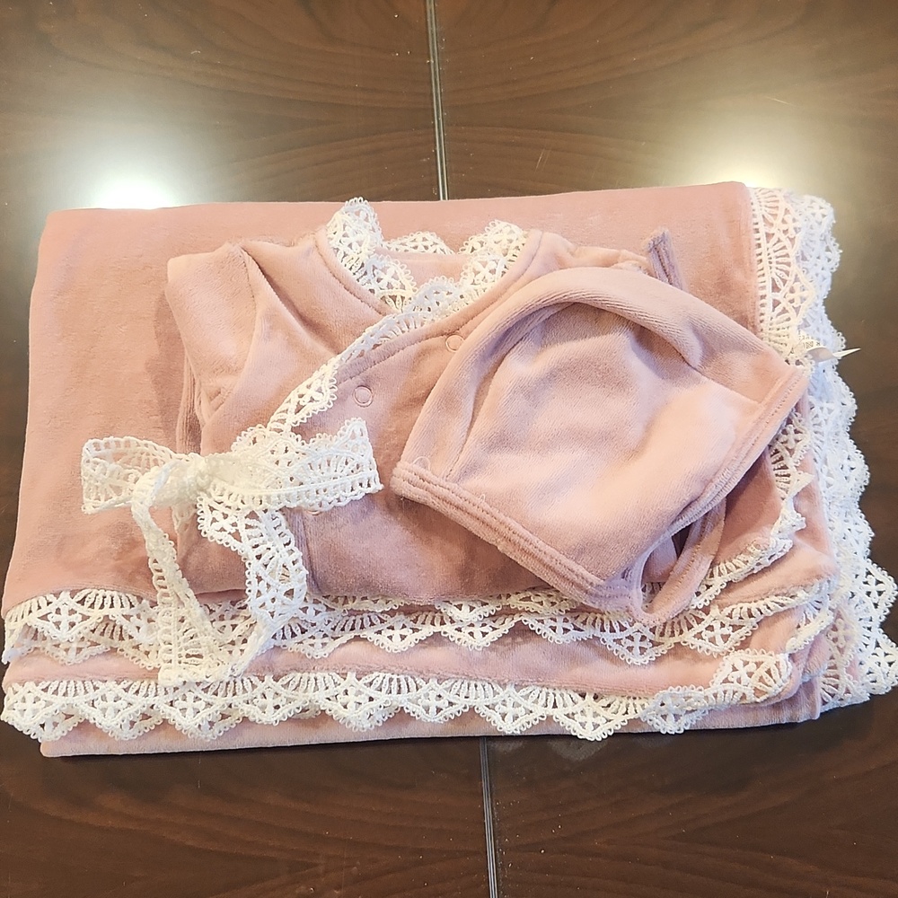 Soft Pink Lace-Trim Baby layette set